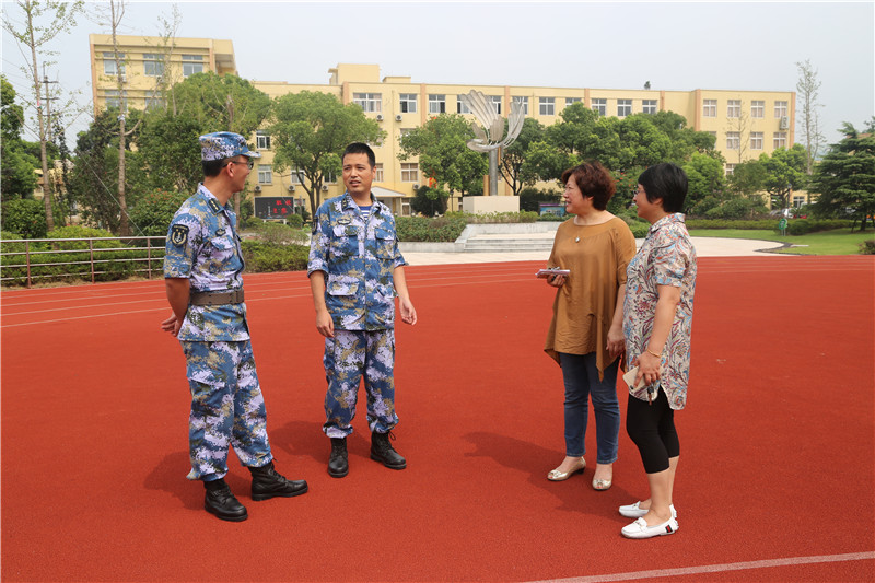 新陆职校2015级新生军训第三天花絮